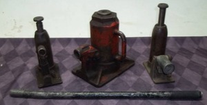 lot 195 image: Jacks