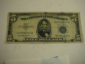 lot 83 image: 1 - $5 1953 Blue Seal Bill C37262497A