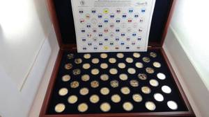 lot 1 image: Set Of Statehood Quarters 24k Certificate Of Authenticity In Wooden Box