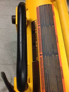 lot 78 image: Dewalt1.1 HP Continuous 4 Gallon Electric Hand CarryCompressor used in good condition