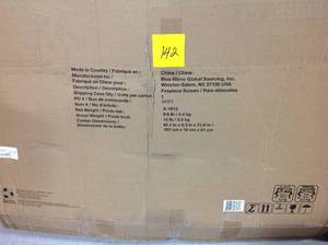 lot 142 image: UniFlame Heavy Duty Curved Pewter 41 in. W Single-Panel Fireplace Screenin good condition