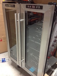 lot 308 image: Magic Chef Dual Zone 23.4 in. 42-Bottle 114 Can Beverage and Wine Cooler display model works