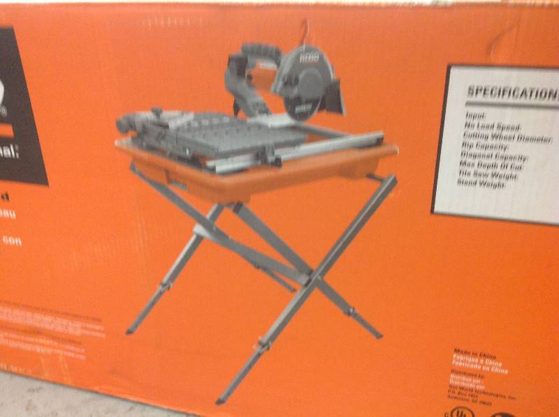 Ridgid 9 Amp Corded 7 in. Wet Tile Saw with Stand in good condition