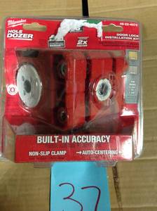 lot 37 image: Milwaukee Door Lock Installation Bi-Metal Hole Saw Set not used