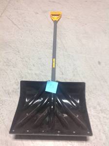 lot 73 image: True Temper 18 in. Mountain Mover Snow Shovel&nbspnot used