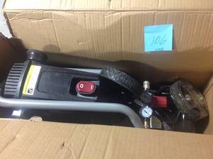 lot 106 image: Husky 8G 150 PSI Hotdog Air Compressor  USED in working condition