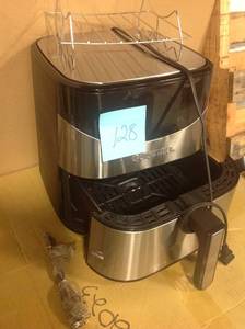 lot 128 image: 5.5 Qt. 1800-Watt Digital Display Electric Hot Air Fryer by Cosmo in good condition
