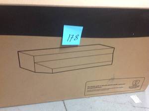 lot 178 image: Broan 40000 Series 42 in. Under Cabinet Range Hood with Light in White in good condition