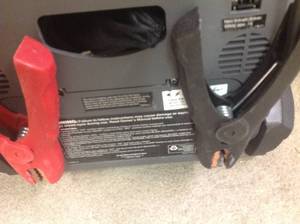 lot 194 image: Schumacher Battery Extender 12-Volt, 1,200 Amp Battery Jump Starter