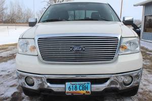 lot 4700 image: 2007 Ford F150 Lariat 4x4 Crew Cab - 2 Owners -