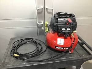 lot 1 image: PORTER CABLE 150PSI Air Compressor - 2.6 SCFM 6 Gallon Air Compressor