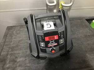 lot 5 image: Schumacher 1200Amp Battery Extender Model #BE01255