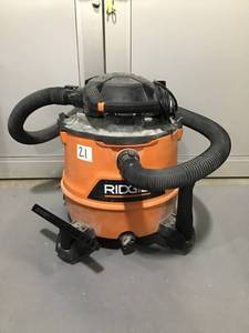 lot 21 image: RIDGID HD16000 16 Gallon, 6.5 Peak HP WetDry Shop Vac w accessories- Used, Works.
