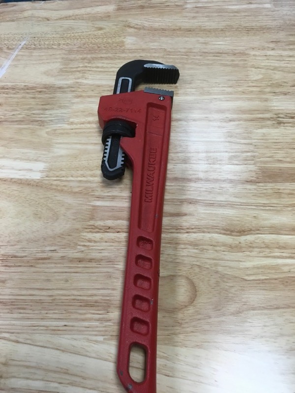 Milwaukee 14 In Steel Pipe Wrench In Good Condition Kx