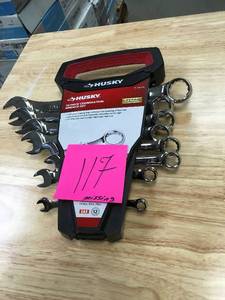 lot 117 image: Husky SAE Combination Wrench Set (10-Piece)  MISSING PCS