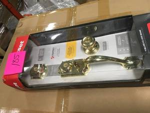 lot 185 image: Kwikset Montara Polished Brass Single Cylinder Door Handleset with Juno Entry Door Knob Featuring SmartKey Security   in good condition