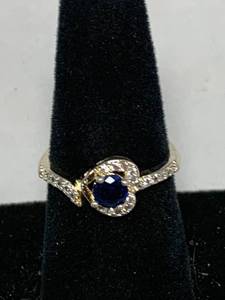lot 7 image: Beautiful Sapphire Ring in .925 Silver
