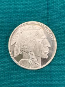 lot 21 image: .999 Silver Bison  Sioux Round
