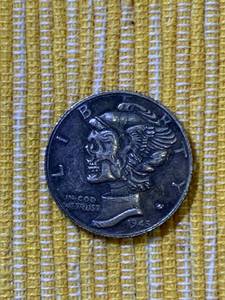 lot 33 image: 1945 Mercury Hobo Dime
