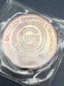 lot 48 image: 1989 Chicago Cubs Limited Edition .999 Silver Coin 1oz