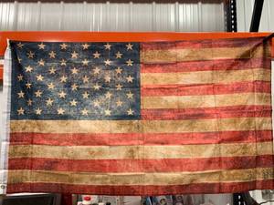 lot 3 image: Vintage Style American Flag 3 x 5
