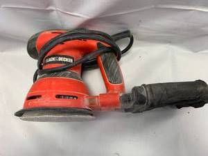 lot 31 image: Black & Decker Sander (works great)