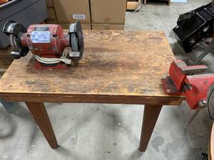 lot 81 image: KT Bench Grinder, Wilton Vise on Table