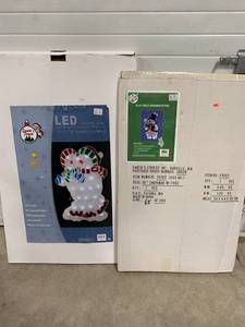 lot 85 image: Lot of 2 Light up Snowmen