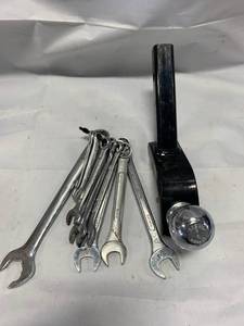 lot 100 image: 9pc SAE Wrench Set & 2 Ball Hitch