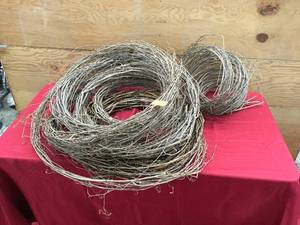 lot 85 image: Grapvine Garland