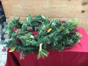 lot 86 image: Pine Garland