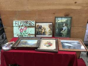 lot 113 image: Misc Wall Decor
