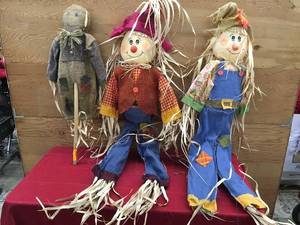 lot 121 image: Three Scarecrows