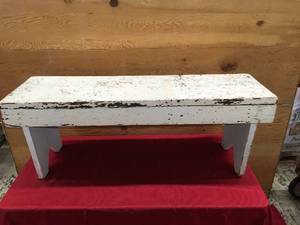 lot 123 image: Bench