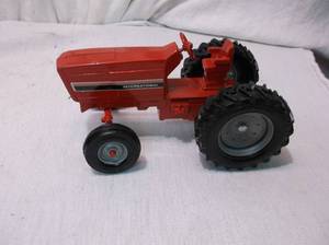 lot 83 image: ERTL