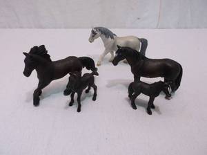 lot 105 image: Collectible