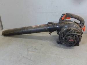 lot 5 image: Gas Leaf Blower