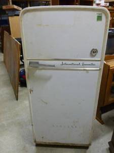 lot 8 image: International Harvester Refrigerator