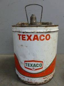 lot 16 image: Vintage Oil Can