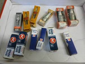 lot 29 image: New Spark Plugs