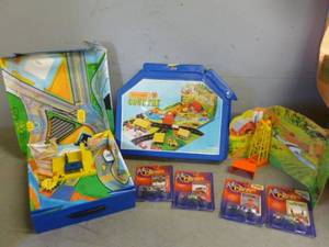lot 74 image: Vintage Matchbox