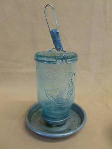lot 82 image: Bird Feeder