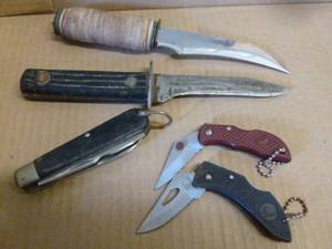 lot 127 image: Vintage Knives