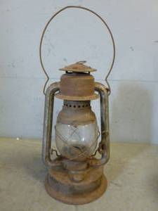 lot 156 image: Vintage Barn Lantern