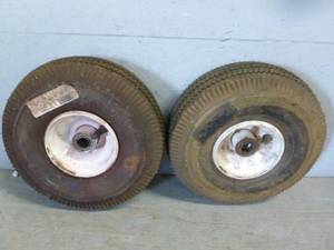 lot 162 image: Utility Cart Tires