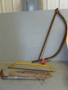 lot 164 image: Vintage Hand Saws