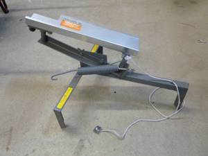 lot 165 image: Clay Pigeon Thrower