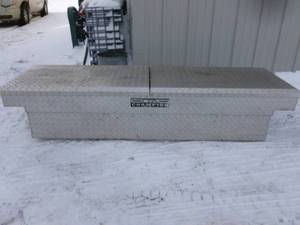 lot 180 image: Diamond Plate Truck Box