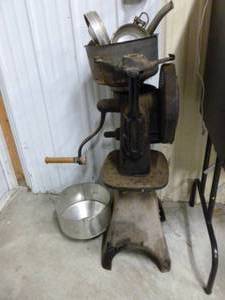 lot 207 image: Vintage Cream Separator