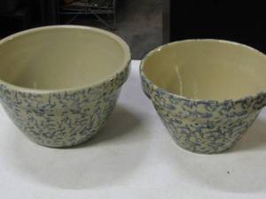 lot 2 image: Sponge Ware Crock Bowls